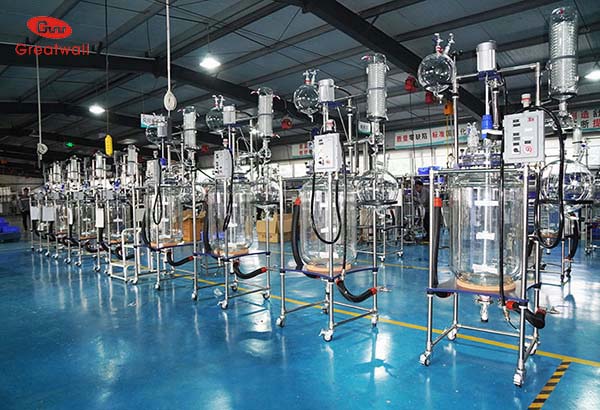 長城科工貿(mào)三層玻璃反應(yīng)釜使用特點(diǎn)